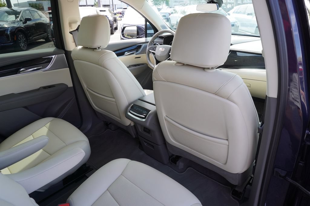 Certified 2025 Cadillac XT6 Premium Luxury FWD image 14