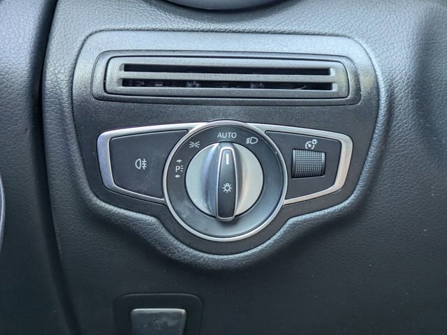 Used 2022 Mercedes-Benz GLC 300 4MATIC image 26