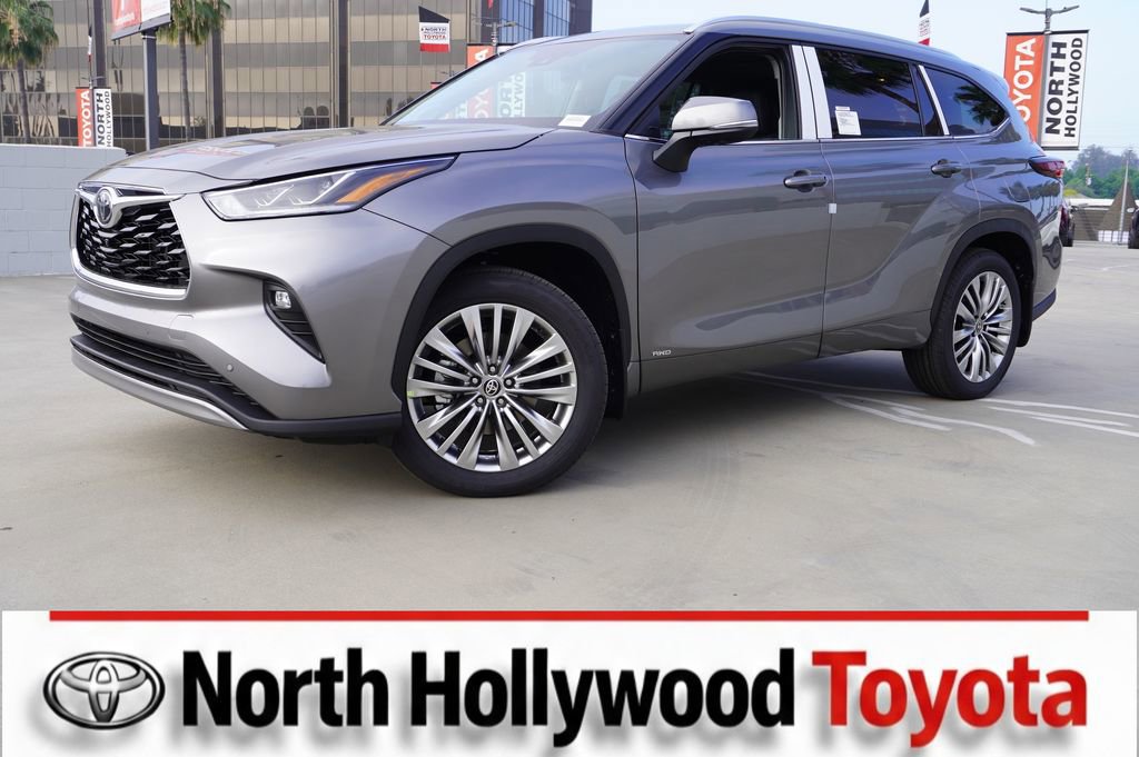 New 2026 Toyota Highlander Platinum
