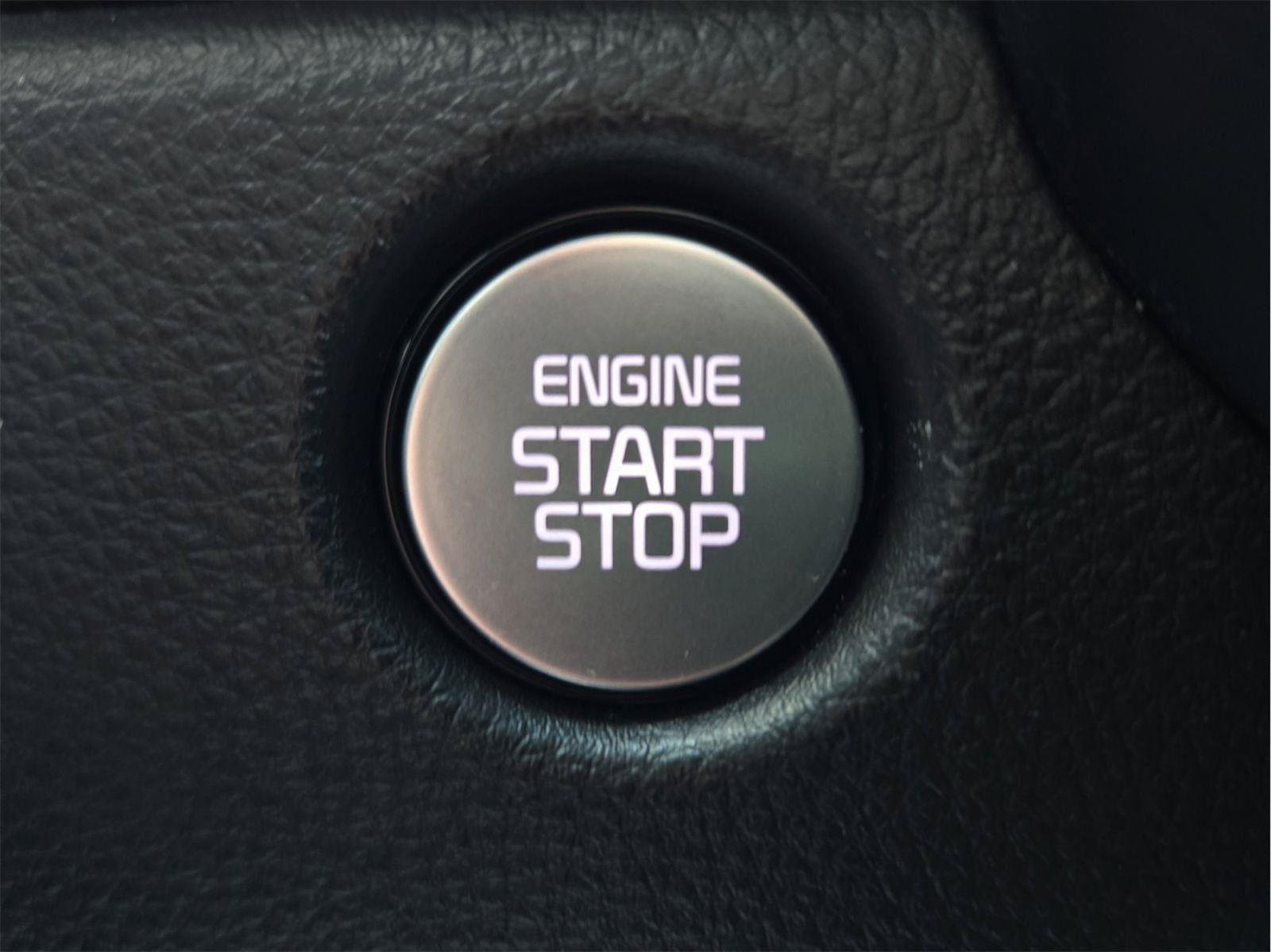 Used 2025 Kia Carnival SX w/ SX Dark Edition Package FWD image 21