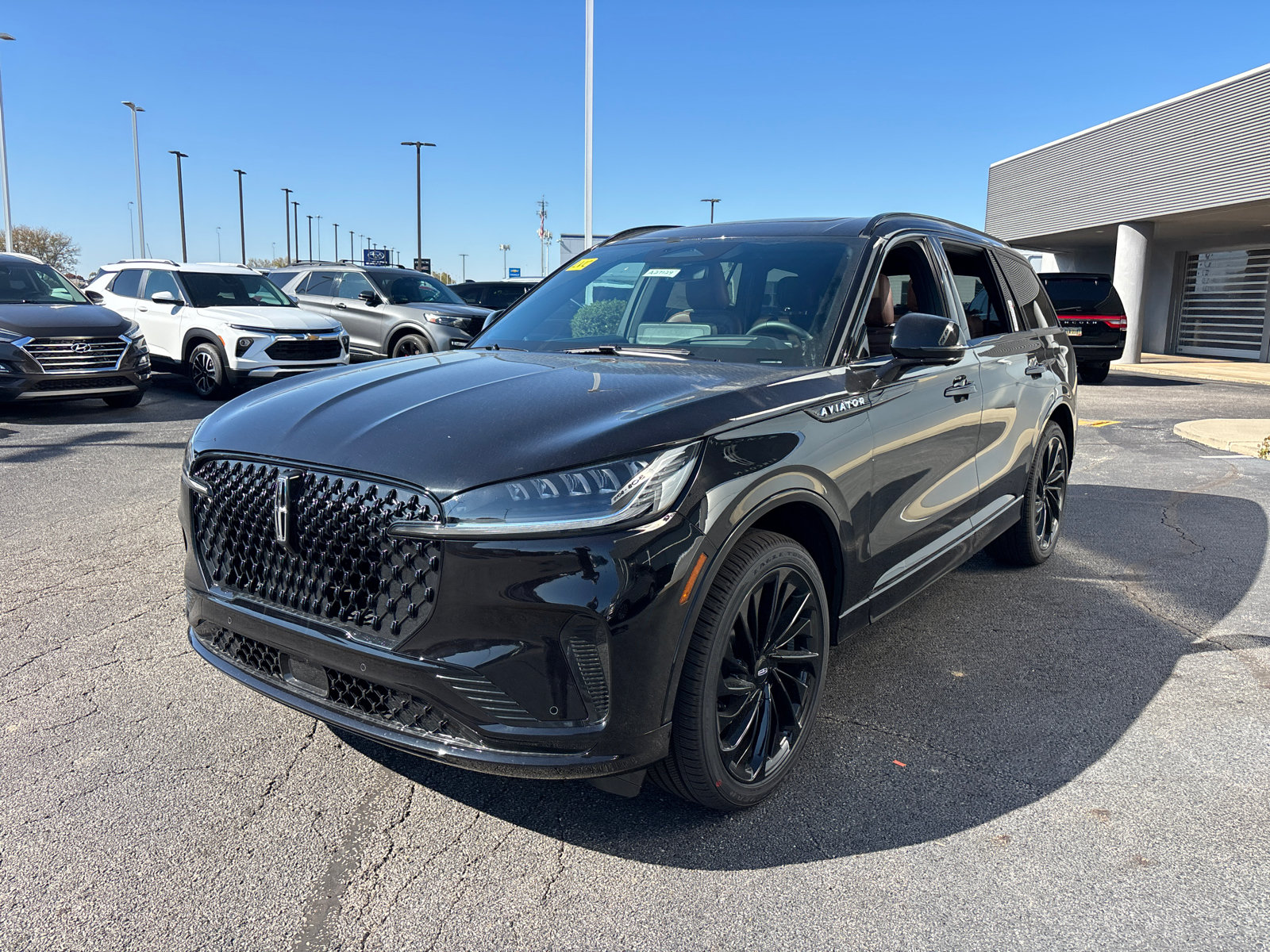 New 2027 Lincoln Aviator Reserve w/ Jet Appearance Package AWD/4WD image 3