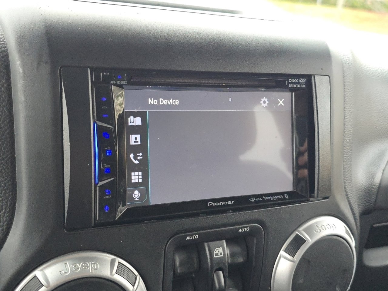 Used 2013 Jeep Wrangler Unlimited Rubicon w/ Connectivity Group image 3