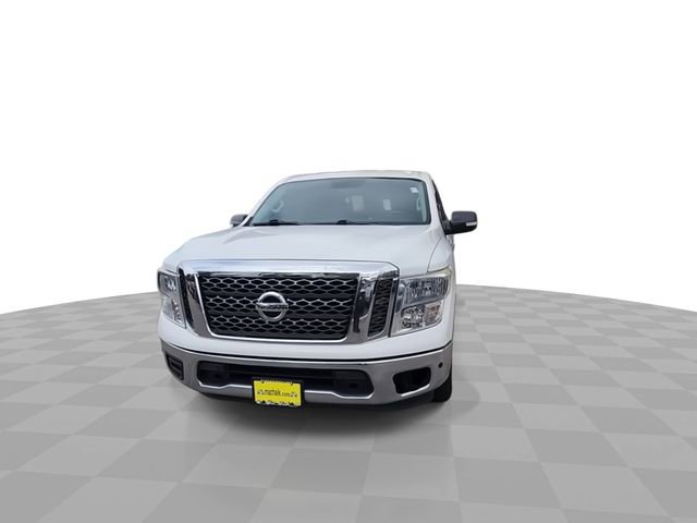Used 2018 Nissan Titan SV w/ SV Convenience Package image 3