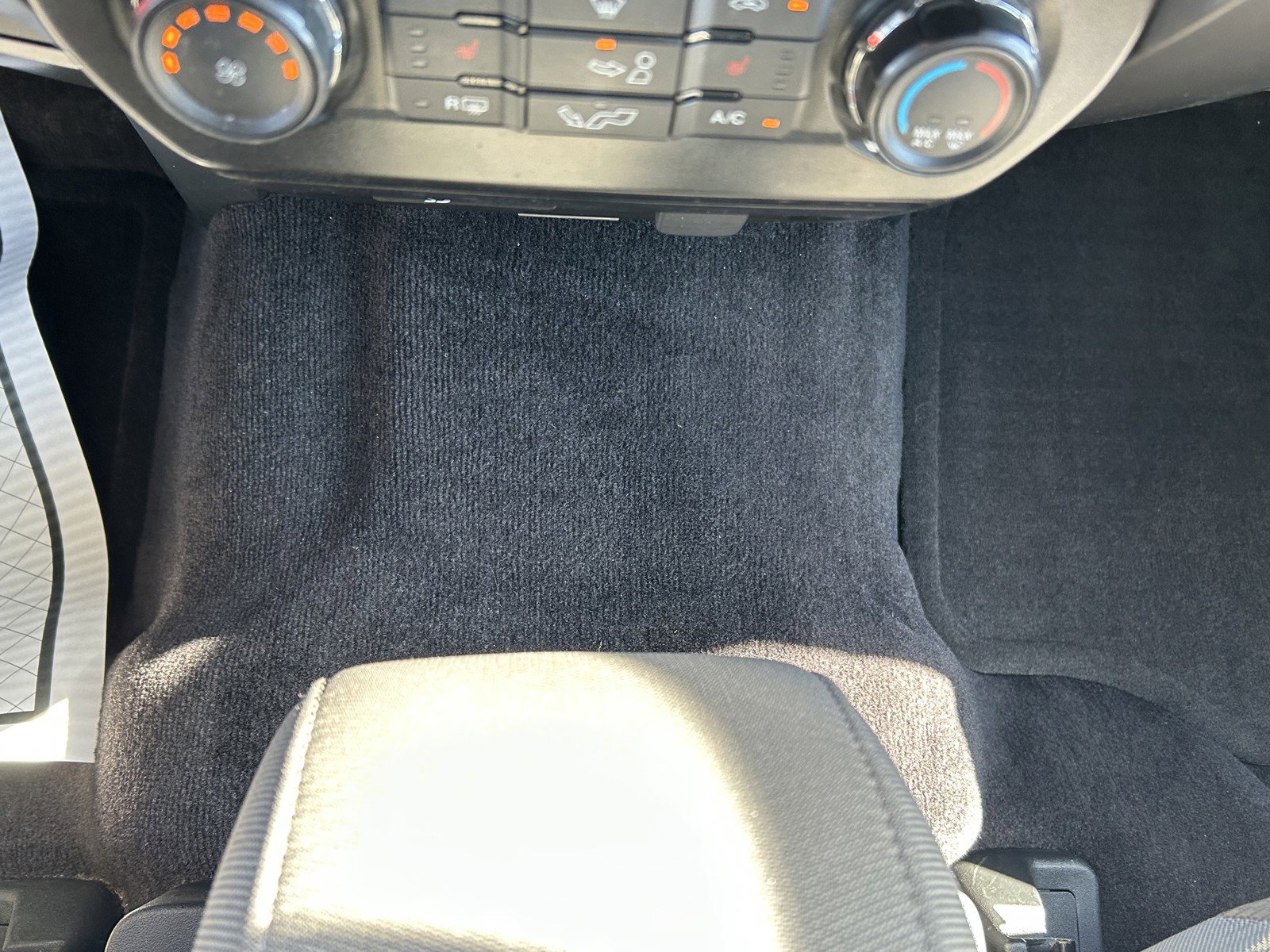 Used 2015 Ford F150 XLT w/ Equipment Group 302A Luxury image 33