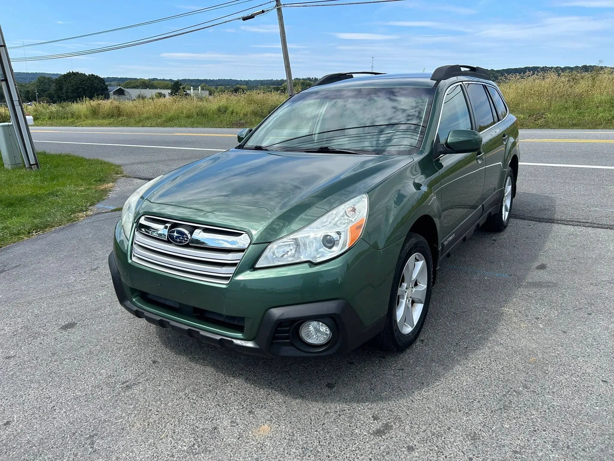 Used 2014 Subaru Outback 2.5i Premium AWD/4WD image 4