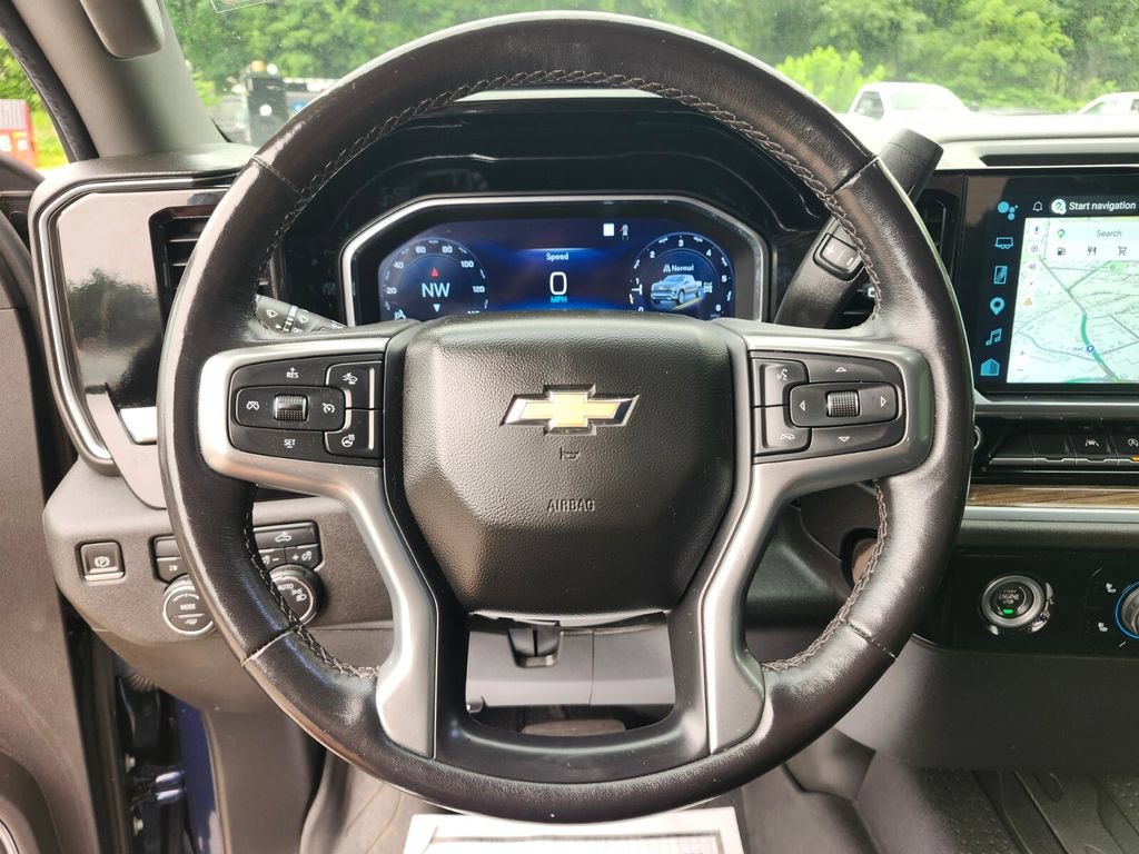 Used 2022 Chevrolet Silverado 1500 LT AWD/4WD image 27
