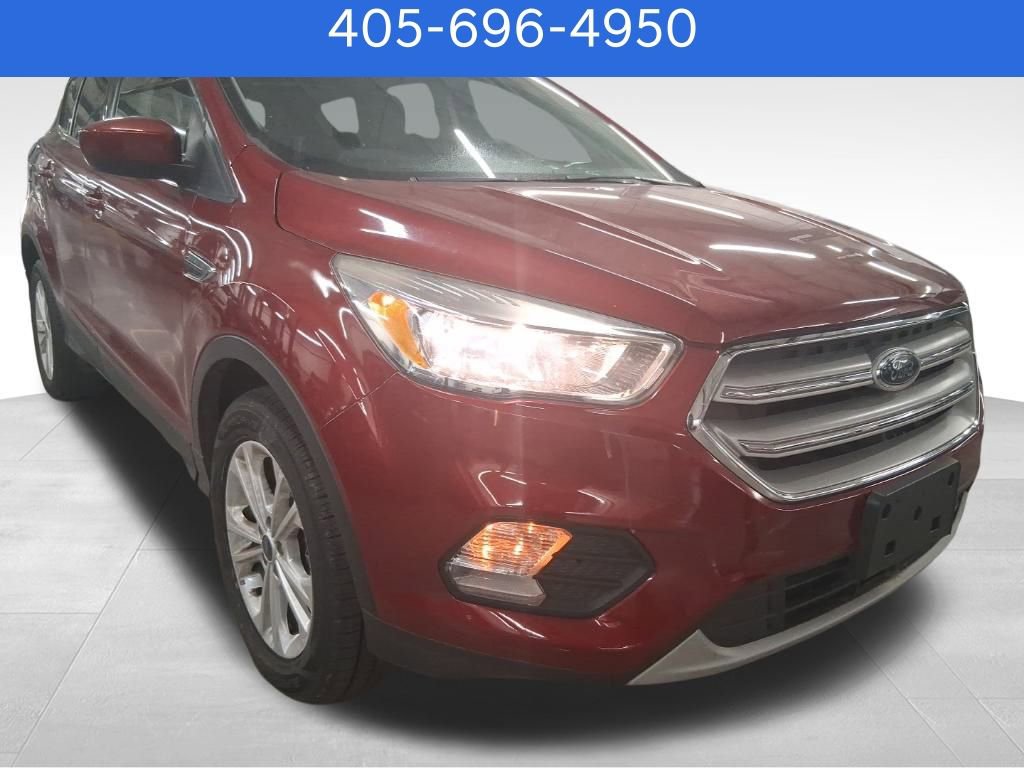 Used 2018 Ford Escape SE image 2