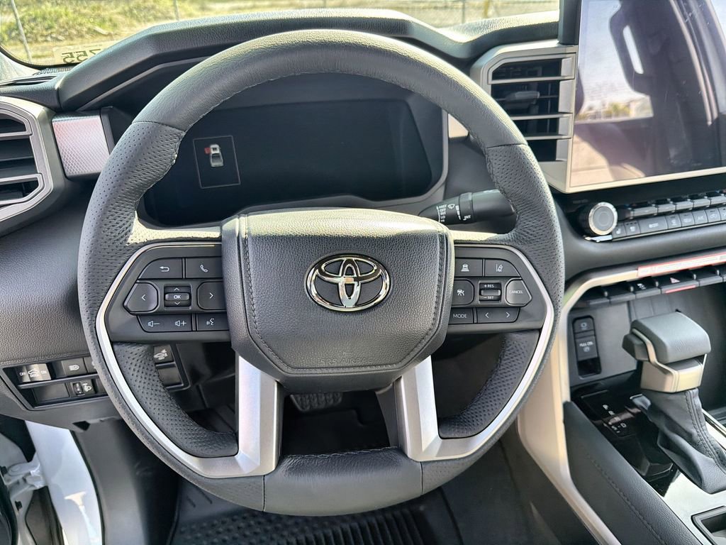 Used 2026 Toyota Tundra Limited AWD/4WD image 11