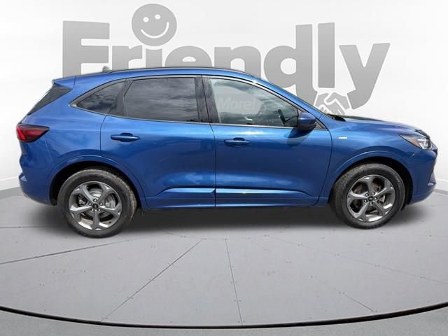 Used 2023 Ford Escape ST-Line Select AWD/4WD image 9