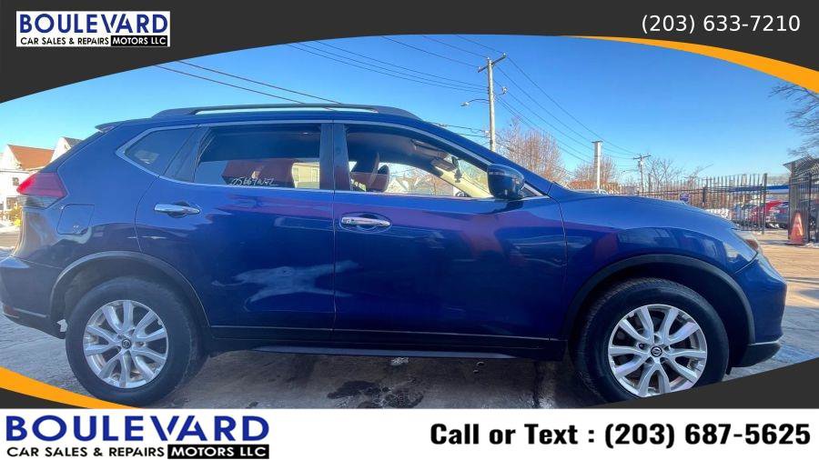 Used 2017 Nissan Rogue SV w/ SV Premium Package AWD/4WD image 7