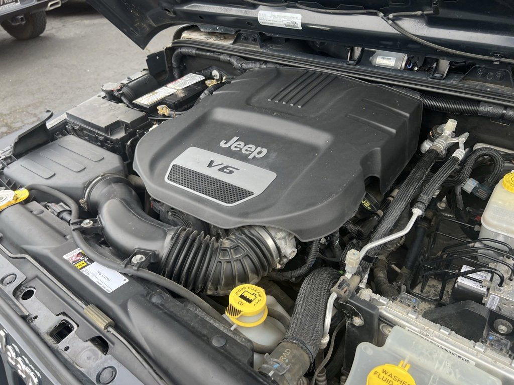 Used 2016 Jeep Wrangler Unlimited Sport w/ Power Convenience Group image 17