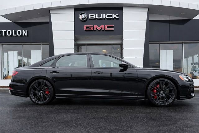 Used 2025 Audi S8 image 1