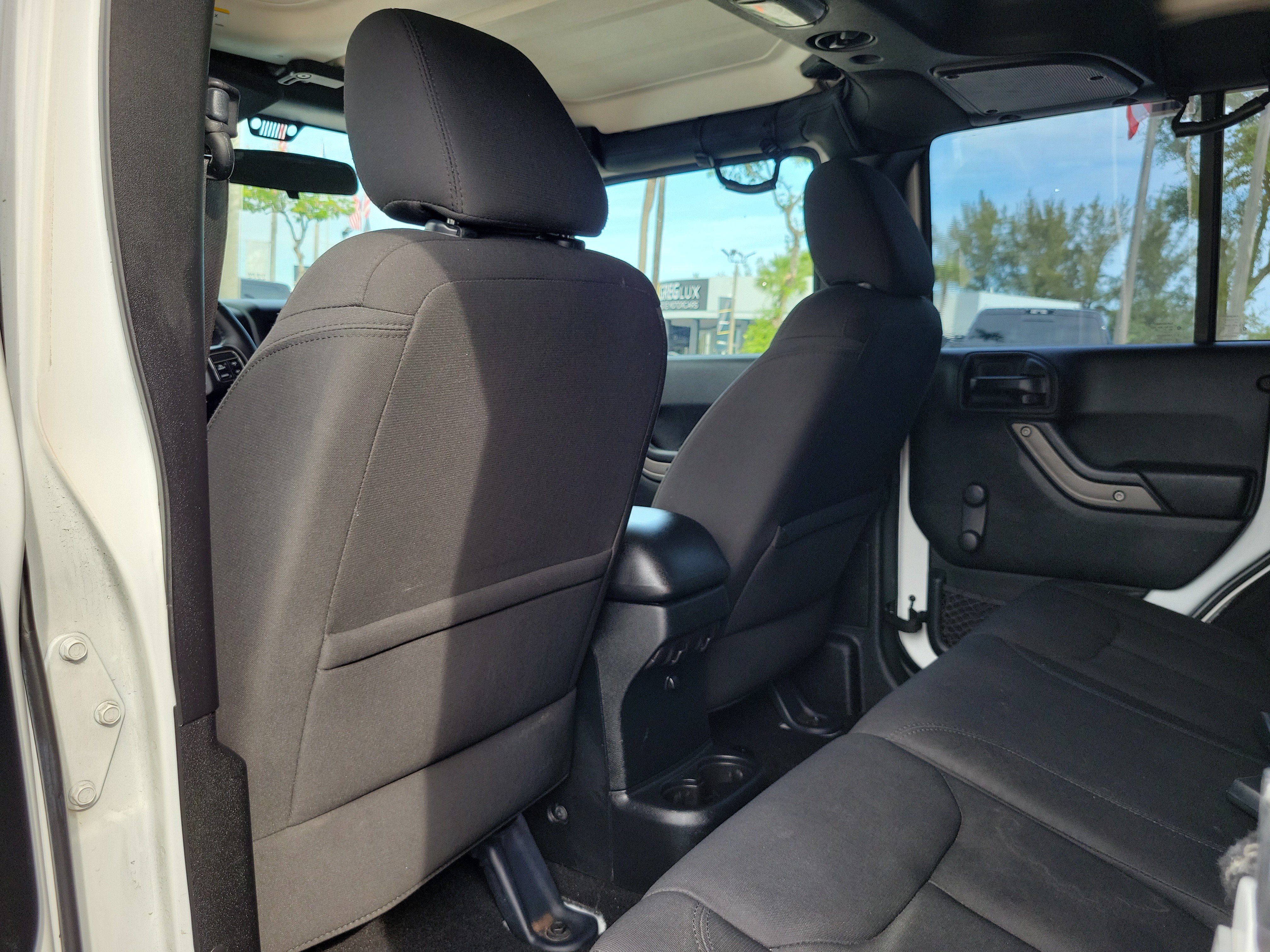 Used 2016 Jeep Wrangler Unlimited Sport w/ Connectivity Group AWD/4WD image 13