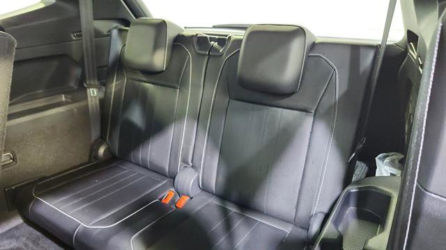 Used 2023 Volkswagen Tiguan SE R-Line FWD image 24