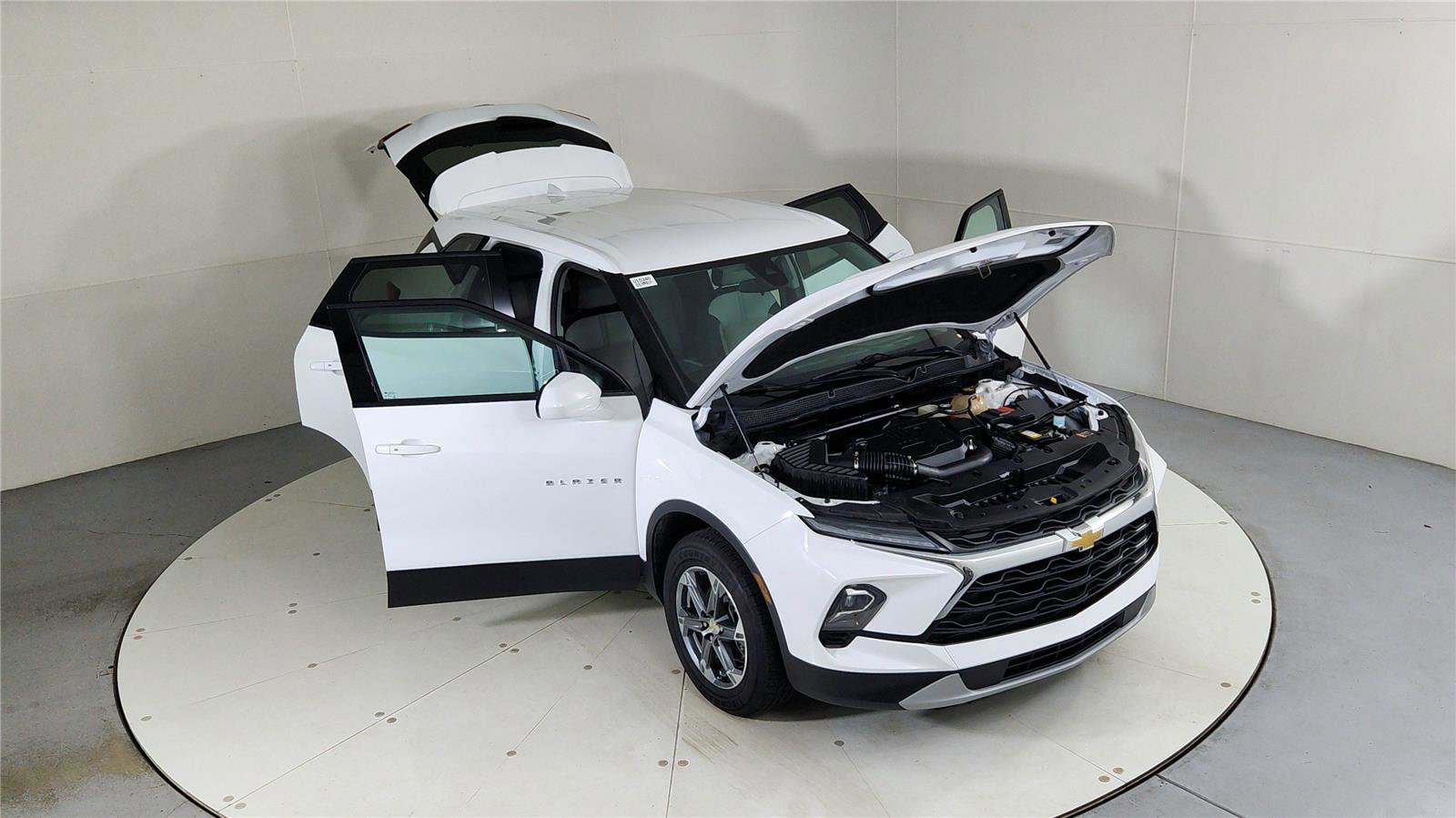 Used 2023 Chevrolet Blazer LT image 43