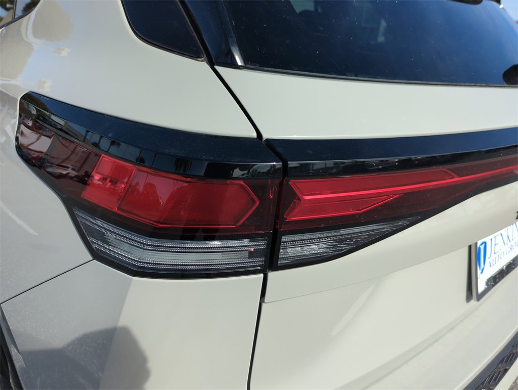 New 2026 Volkswagen Tiguan SE R-Line image 18