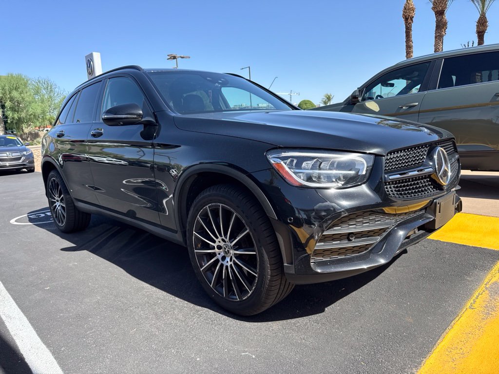 Used 2020 Mercedes-Benz GLC 300 4MATIC image 3