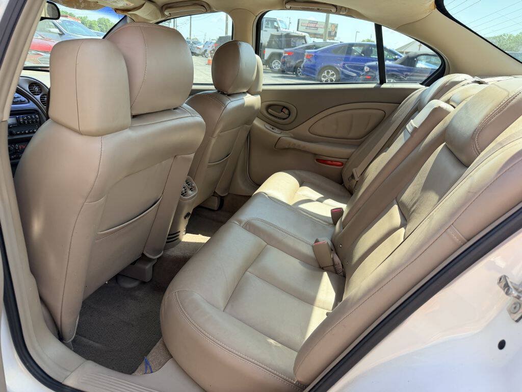 Used 2005 Pontiac Bonneville SLE w/ Premier Edition FWD image 5