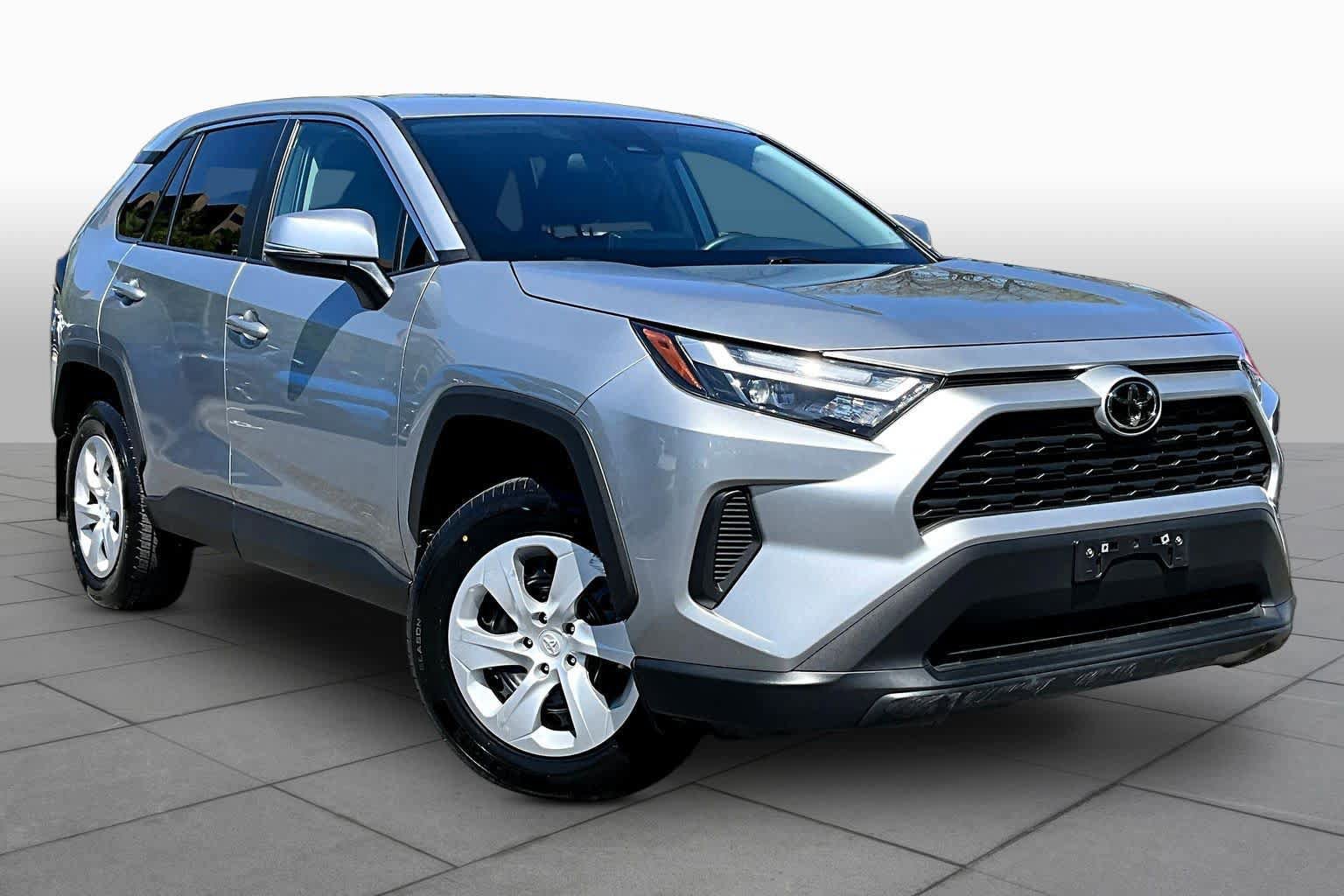 Used 2024 Toyota RAV4 LE image 3