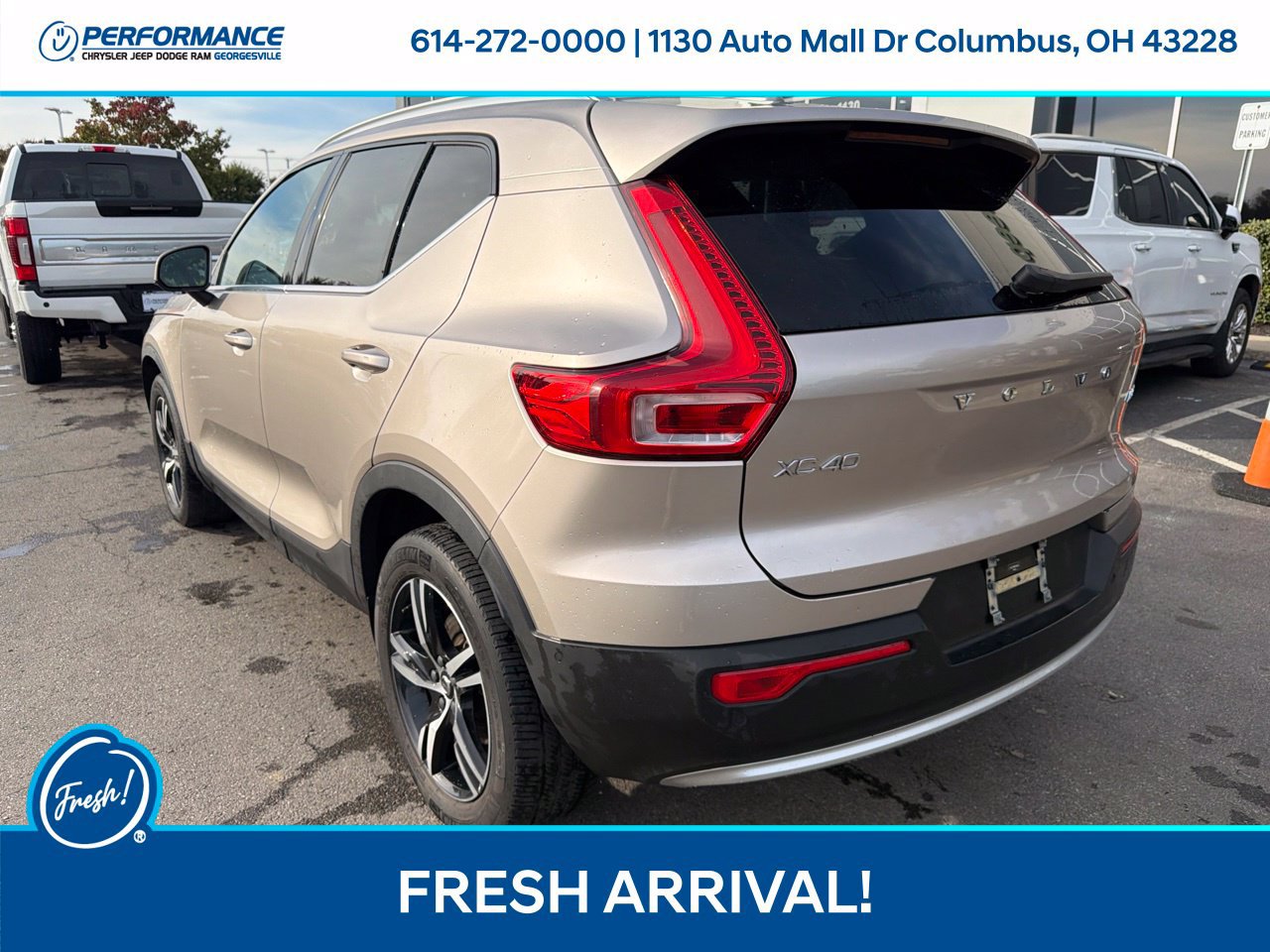 Used 2023 Volvo XC40 B5 Plus AWD/4WD image 8