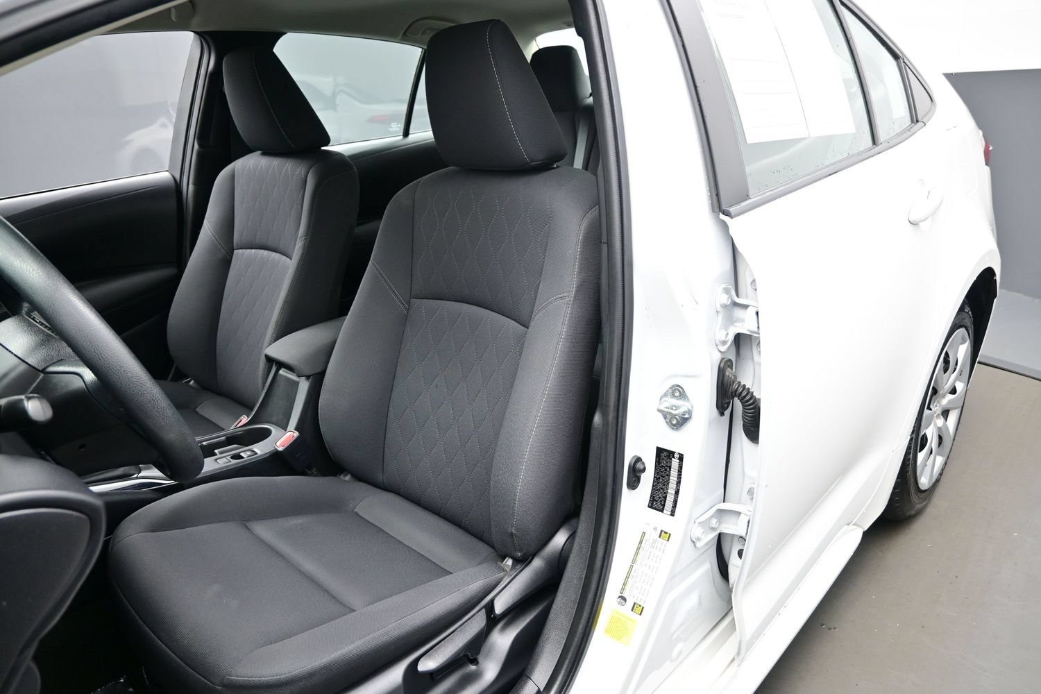 Used 2024 Toyota Corolla LE FWD image 11