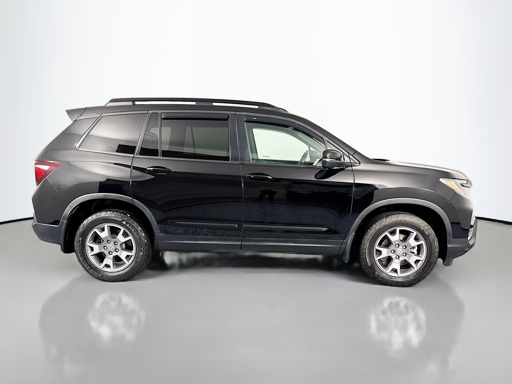 Certified 2023 Honda Passport TrailSport image 4