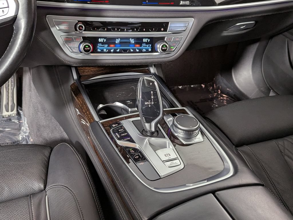 Used 2022 BMW 750i xDrive w/ M Sport Package AWD/4WD image 35