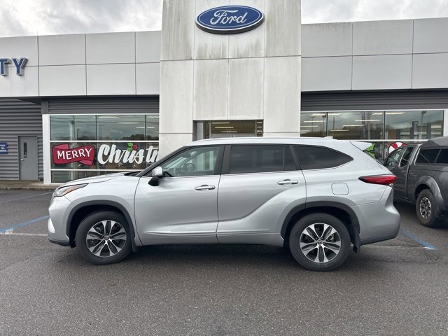 Used 2023 Toyota Highlander L image 8