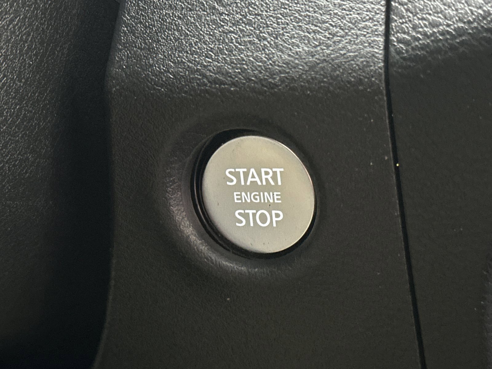 Used 2022 Nissan Frontier SV image 23