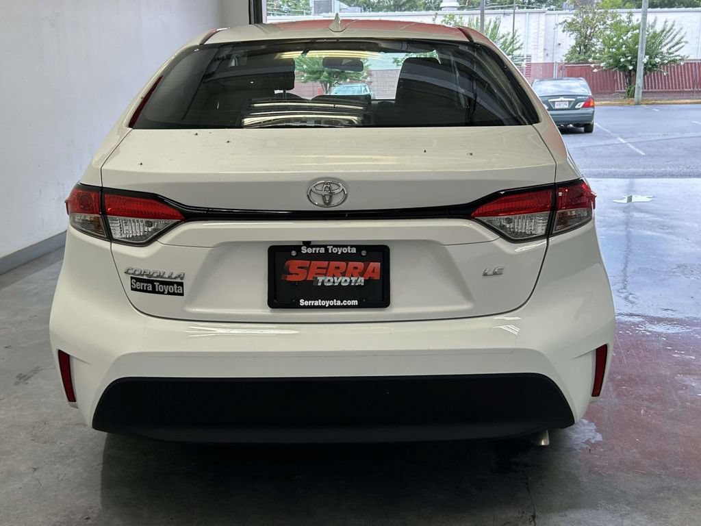 Certified 2025 Toyota Corolla LE FWD image 4