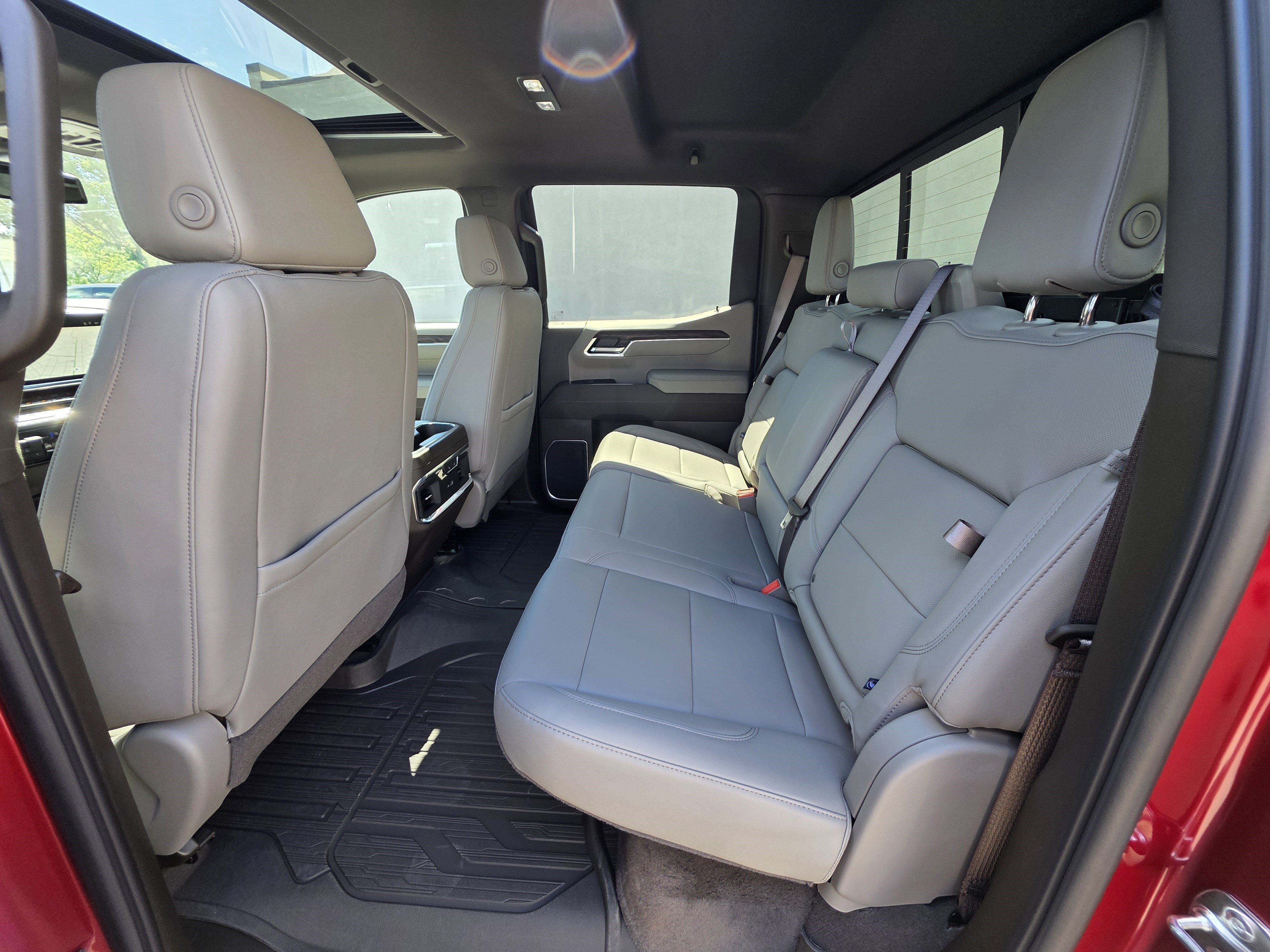 New 2026 GMC Sierra 1500 SLT w/ SLT Convenience Package image 24