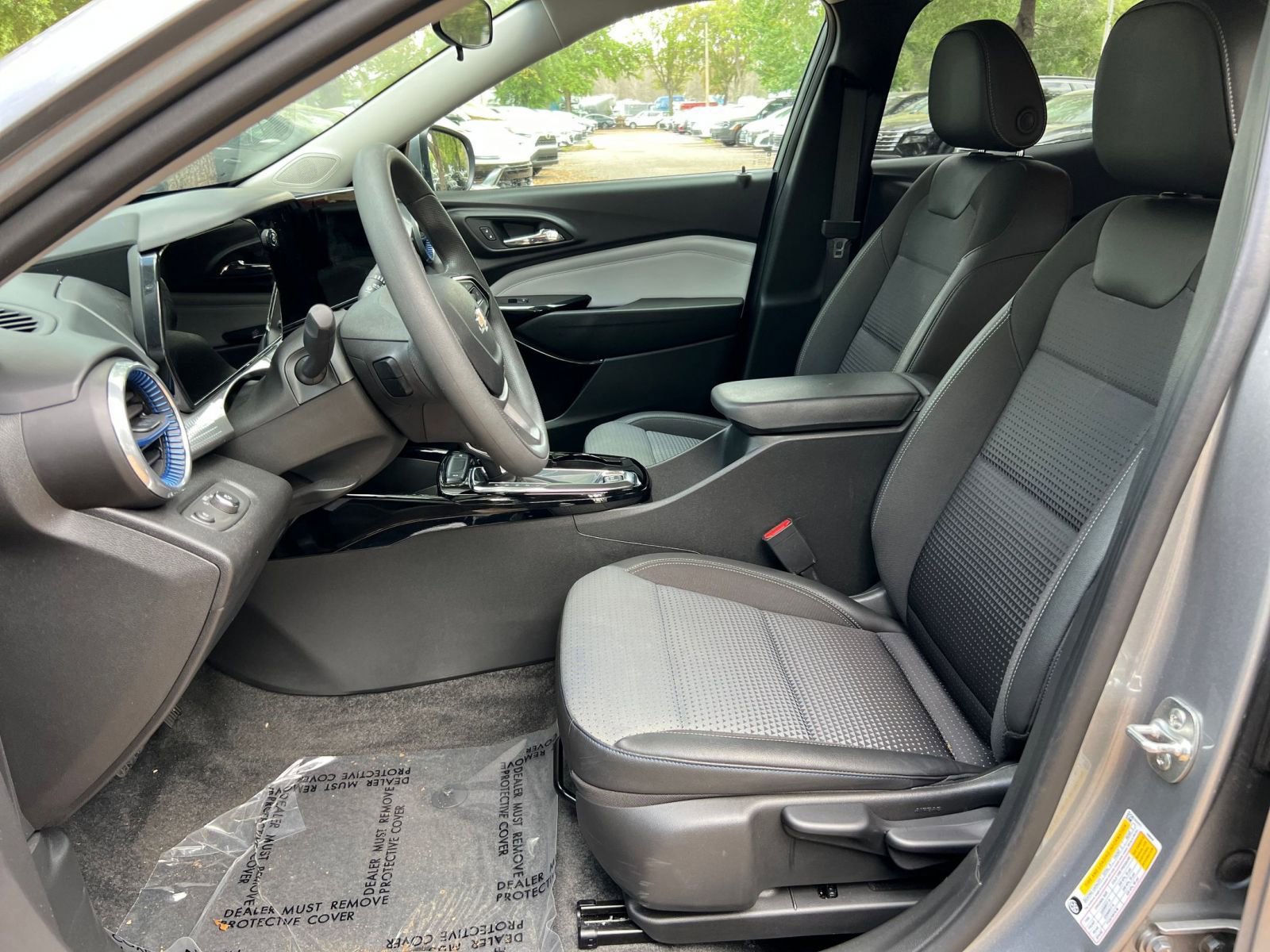 Used 2025 Chevrolet Trax LT w/ LT Convenience Package image 23