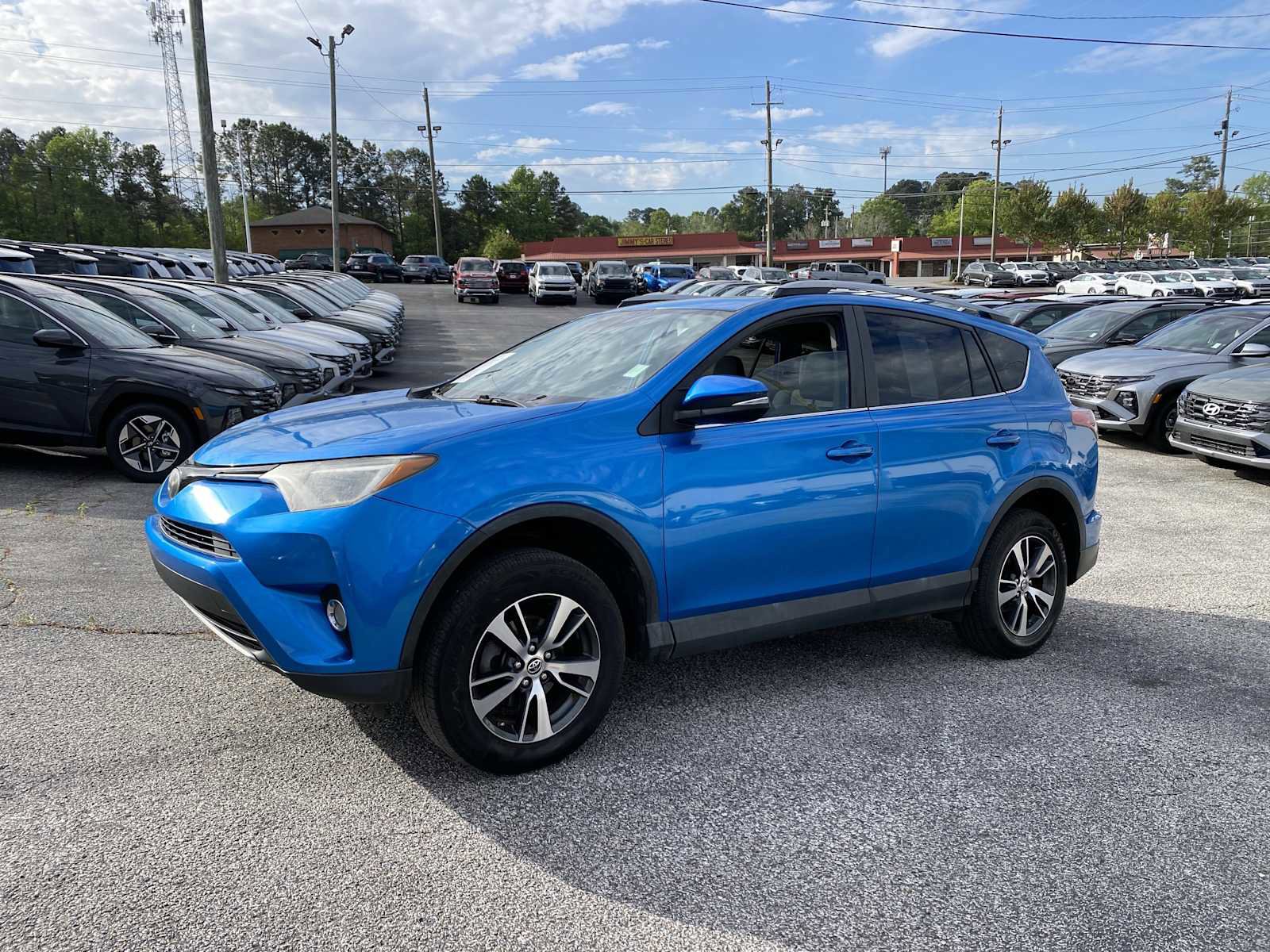 Used 2018 Toyota RAV4 XLE image 9