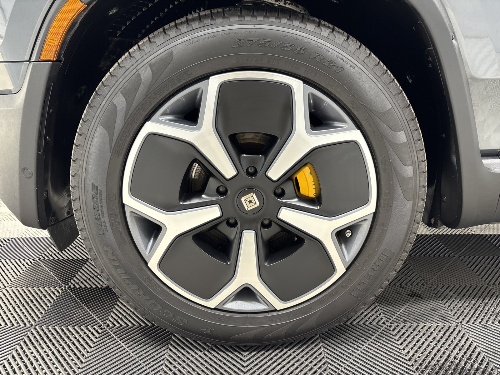 Used 2022 Rivian R1T Adventure AWD/4WD image 9