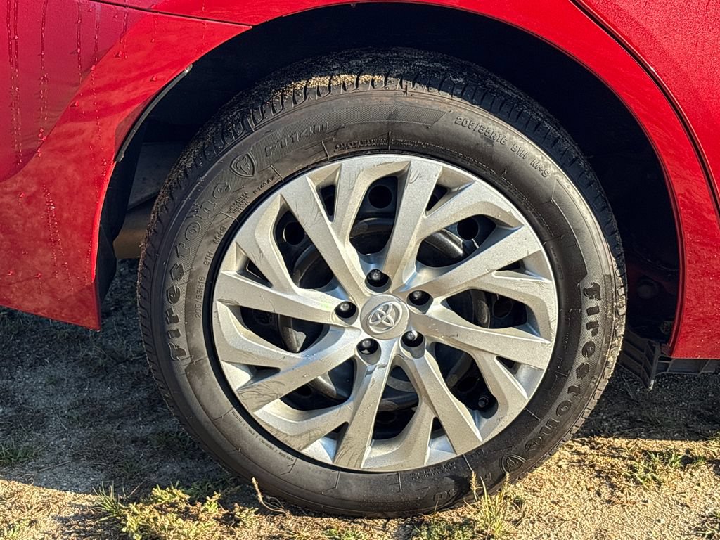 Used 2018 Toyota Corolla LE FWD image 8