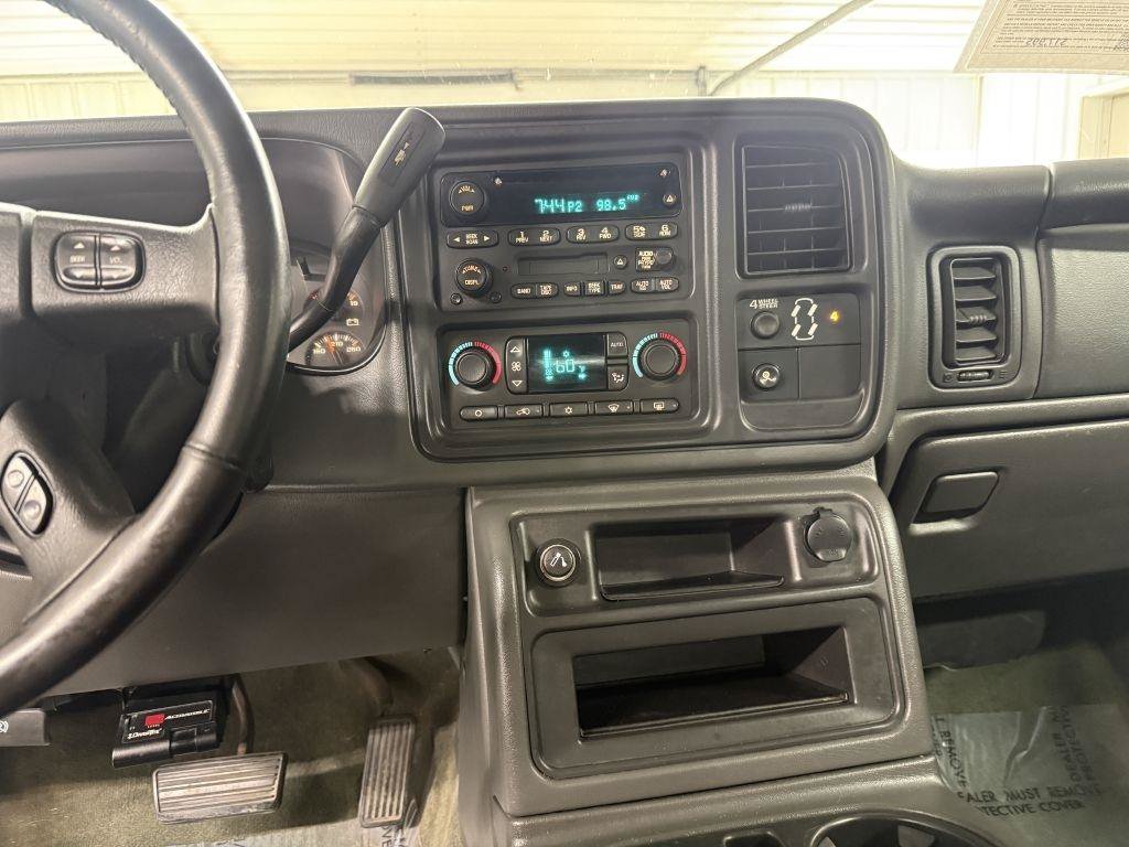 Used 2004 Chevrolet Silverado 2500 LT w/ Skid Plate Package AWD/4WD image 17