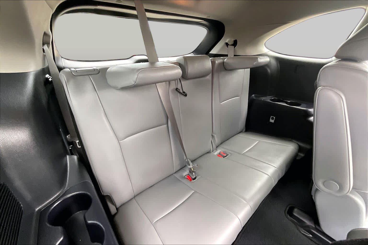 Used 2025 Toyota Highlander Limited FWD image 36