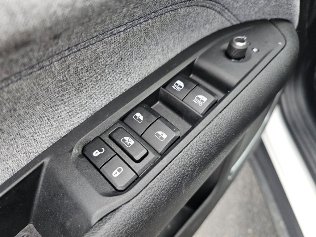 Used 2024 Jeep Compass Sport image 28