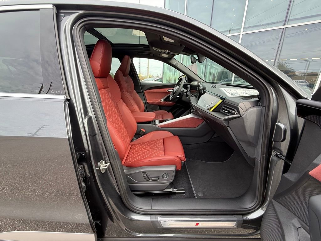 New 2025 Audi SQ5 Prestige image 43