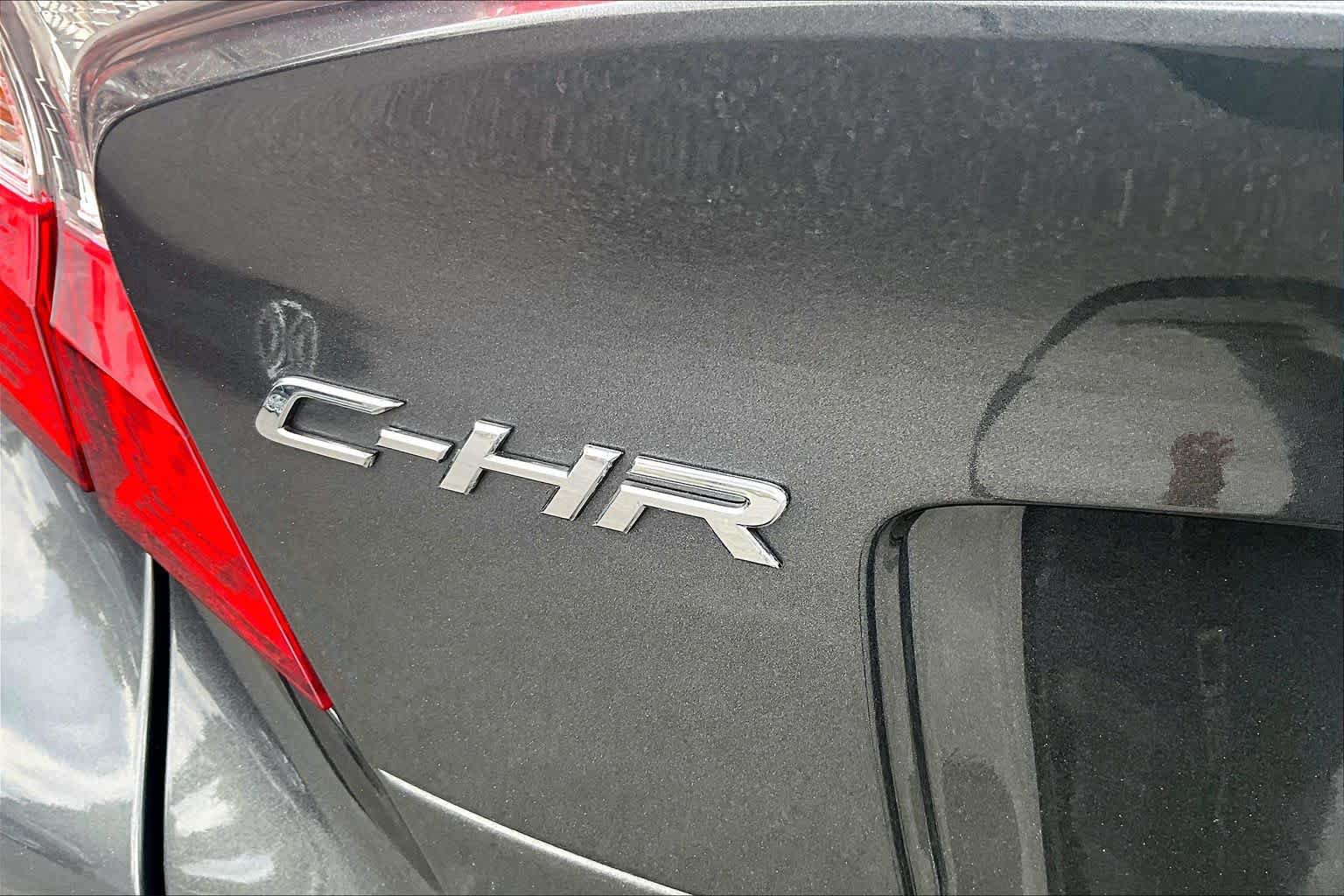 Used 2018 Toyota C-HR XLE FWD image 30