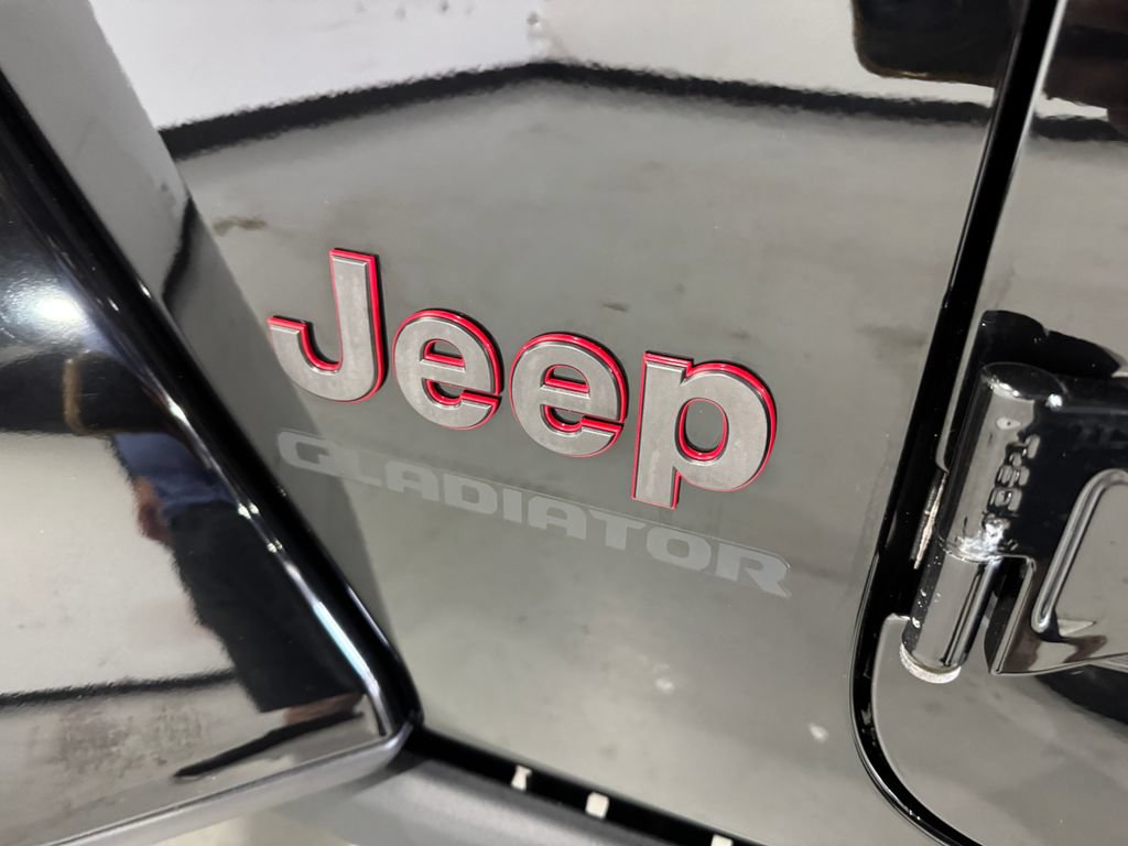 Used 2022 Jeep Gladiator Rubicon w/ Trailer Tow Package AWD/4WD image 31