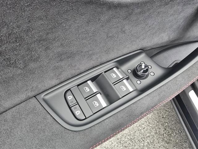 New 2025 Audi RS Q8 performance image 26