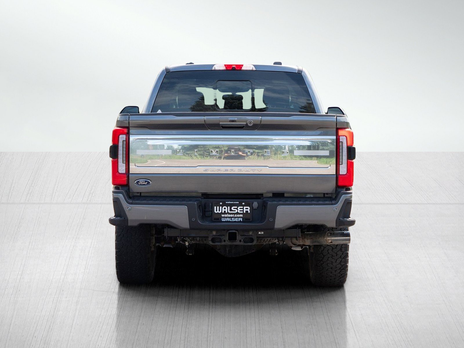 Used 2023 Ford F350 Limited w/ FX4 Off-Road Package AWD/4WD image 4