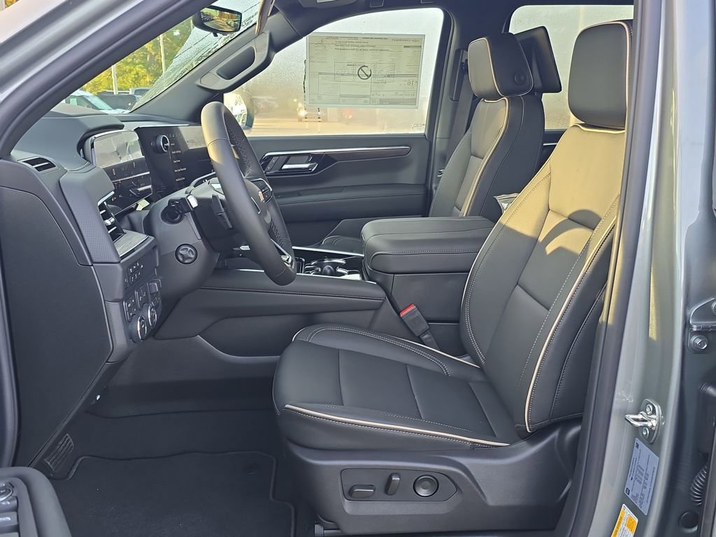 New 2026 Chevrolet Suburban Premier image 9