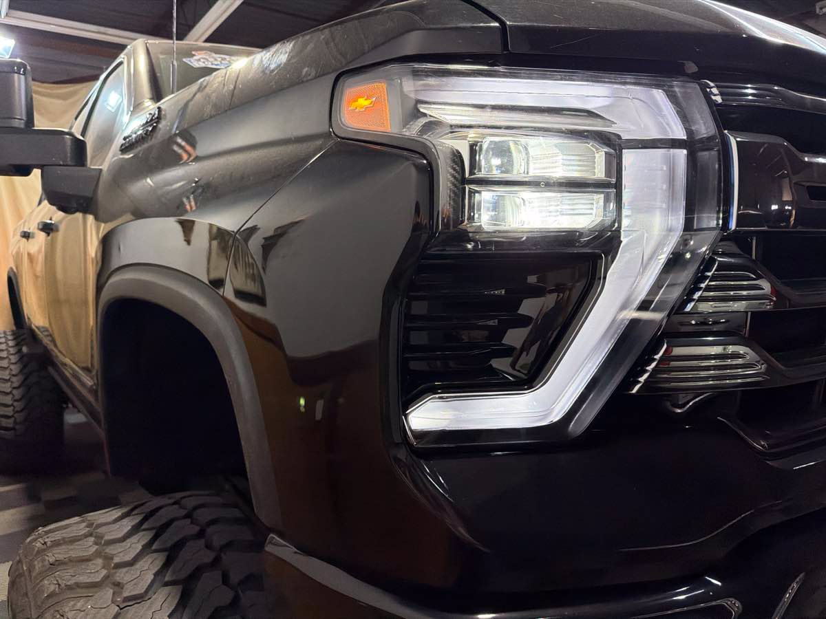 Used 2024 Chevrolet Silverado 2500 High Country w/ Midnight Edition AWD/4WD image 7