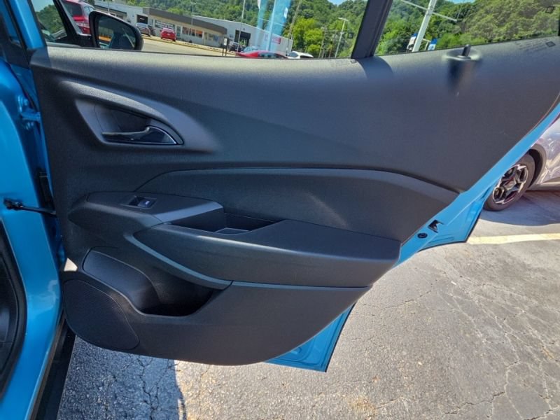 Used 2025 Chevrolet Trax ACTIV w/ Driver Confidence Package FWD image 15