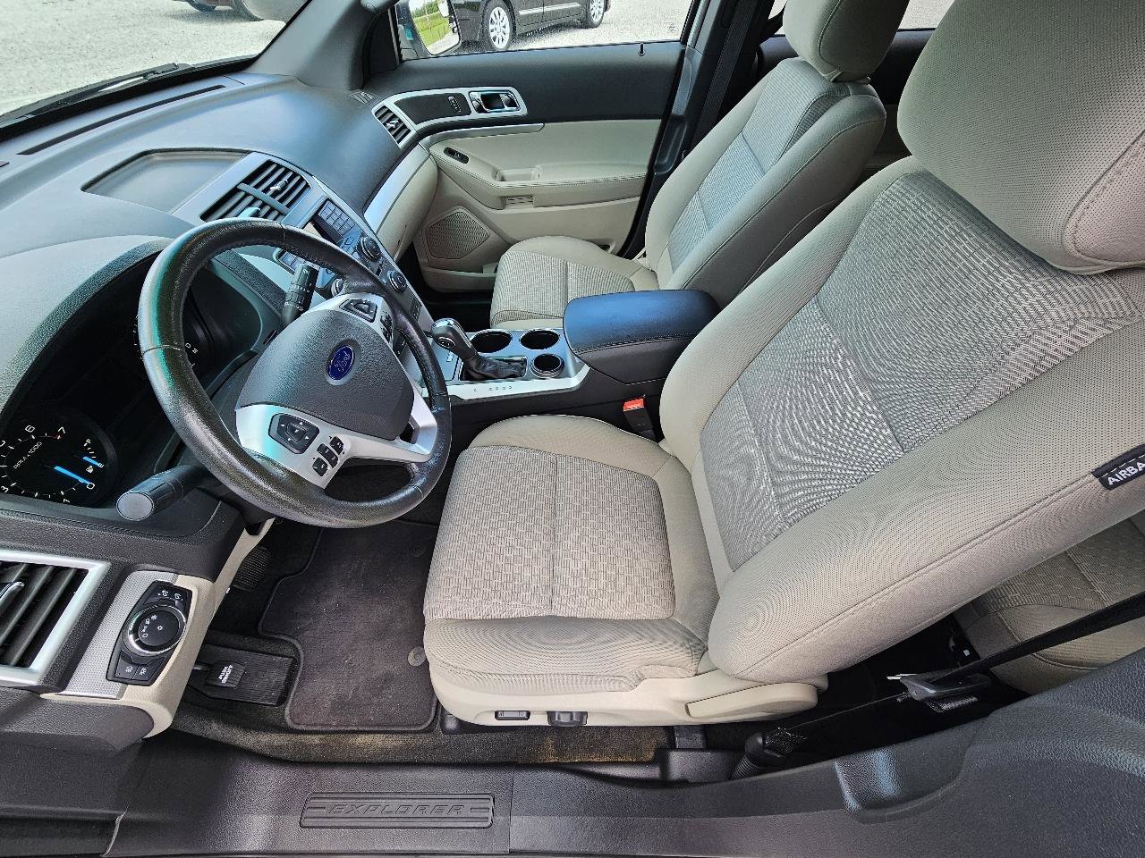 Used 2014 Ford Explorer XLT FWD image 15