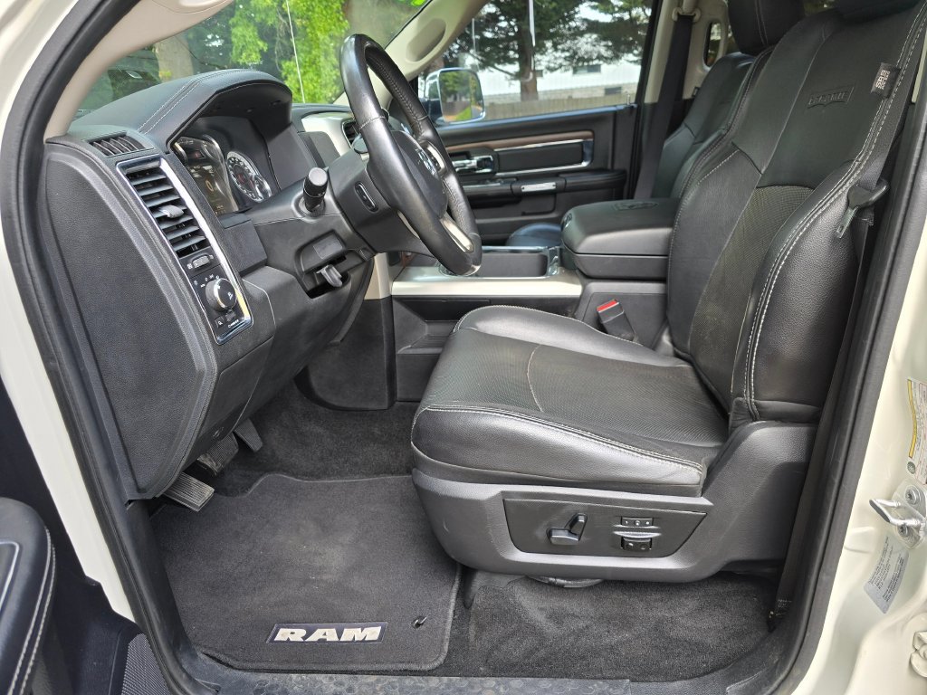 Used 2016 RAM 3500 Laramie w/ Convenience Group AWD/4WD image 22