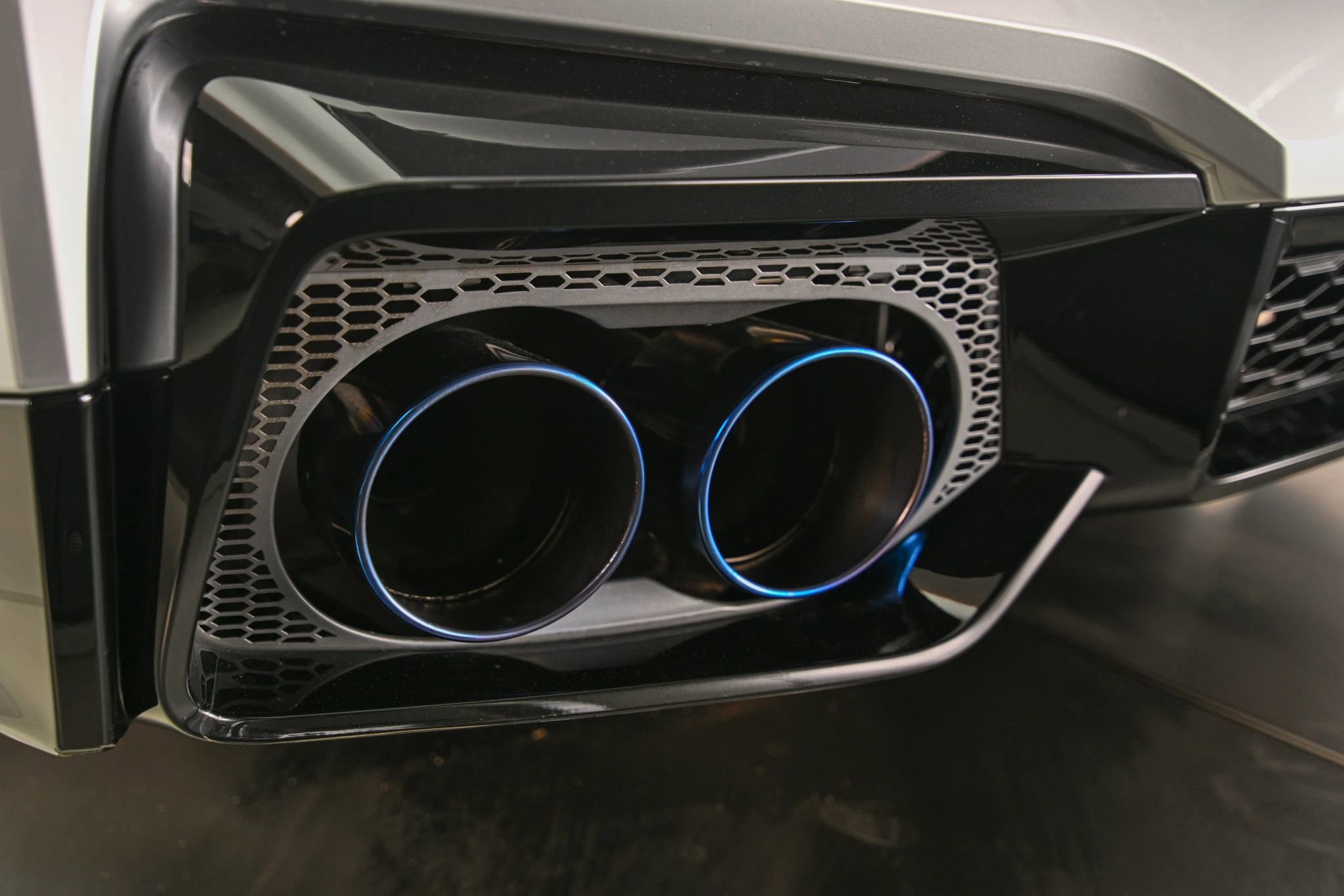 Used 2024 Nissan GT-R Premium w/ Floor Mat Package AWD/4WD image 31