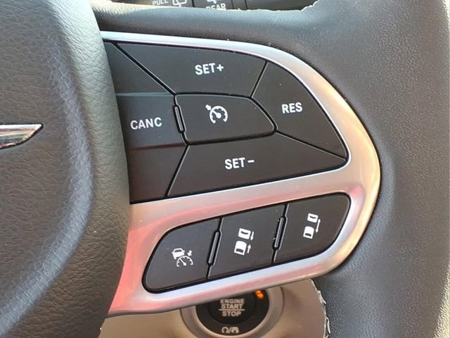 Used 2024 Chrysler Pacifica Touring-L image 28